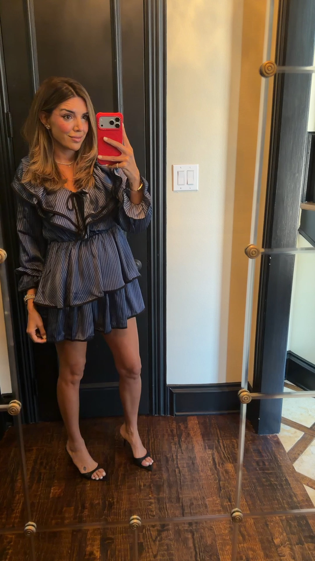 such a darling little flowy dress! could work for church, the office, date night!!

wearing size small!

@VICI #vicipartner

#LTKootd