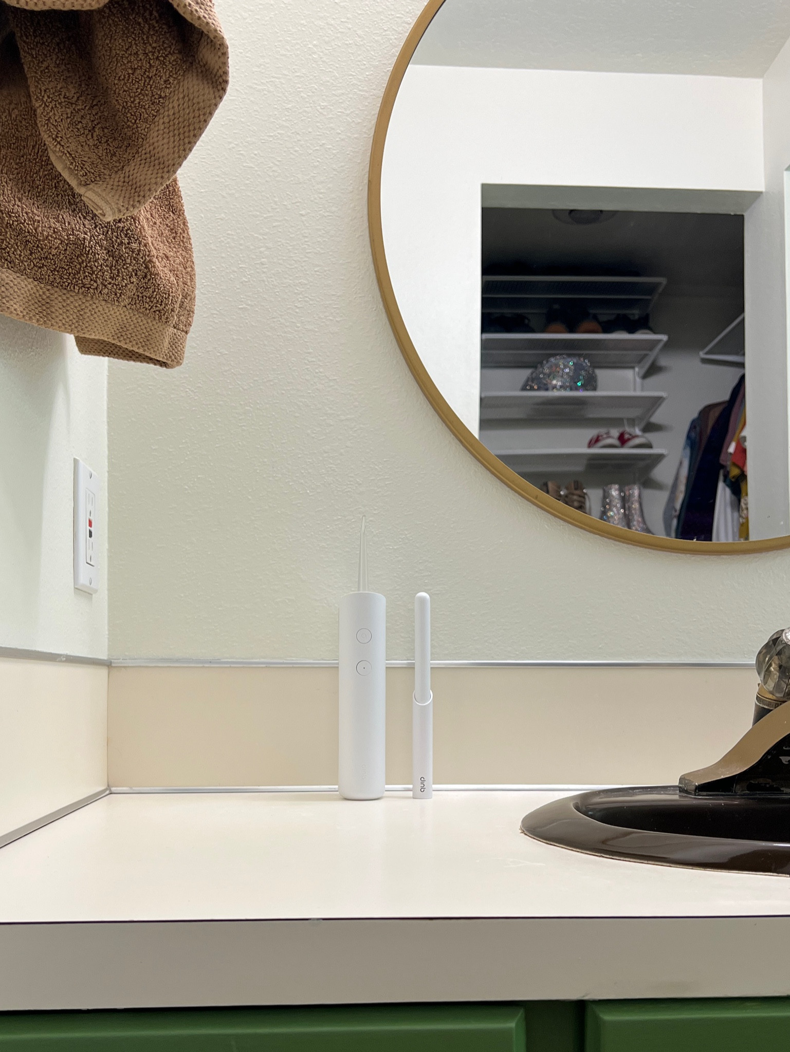 The perfect minimal travel setup #ad #quippartner #quip #blackfriday

#LTKHoliday #LTKhome #LTKtravel