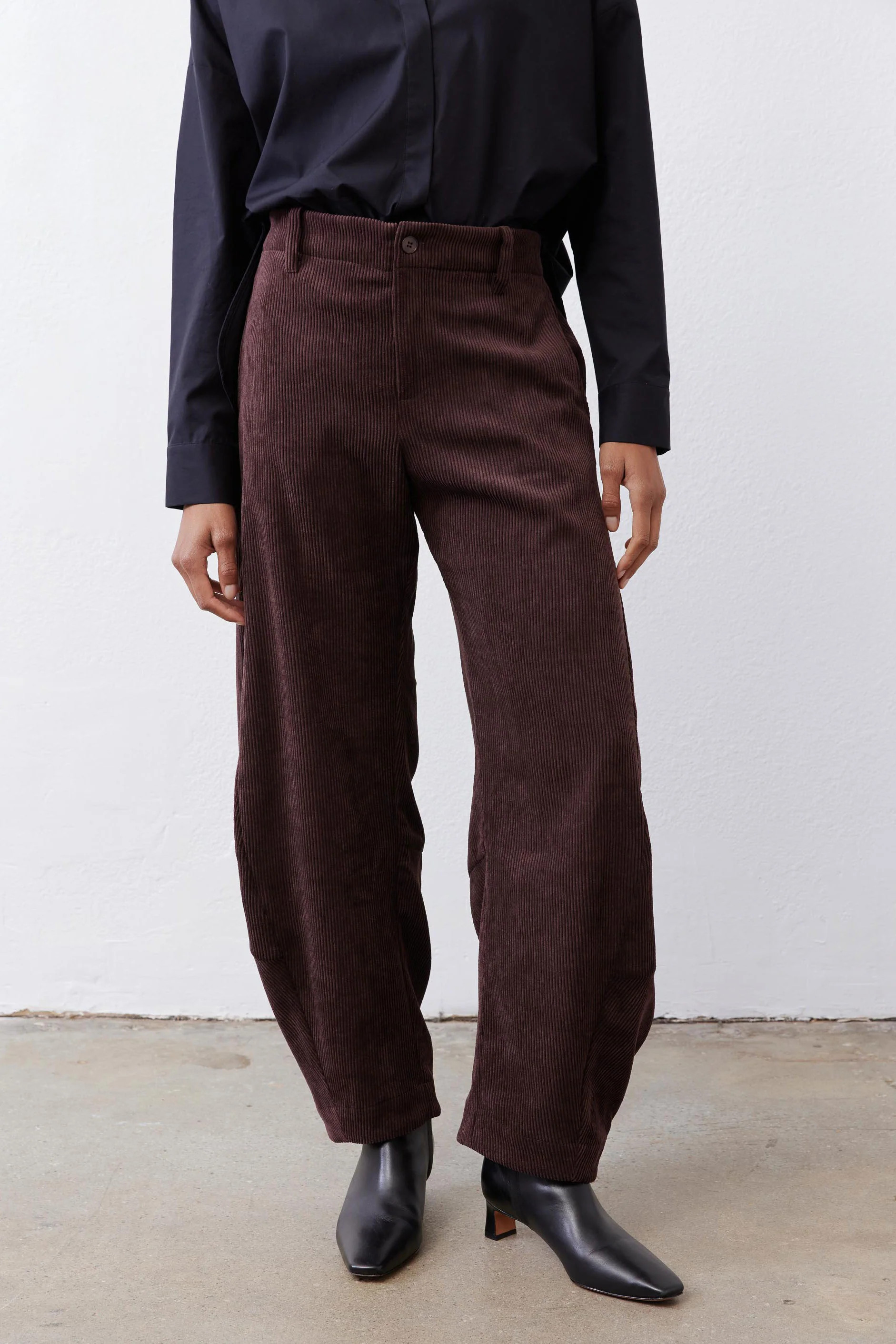 The Uptown Loose Barrel Corduroy Pants | Ruti