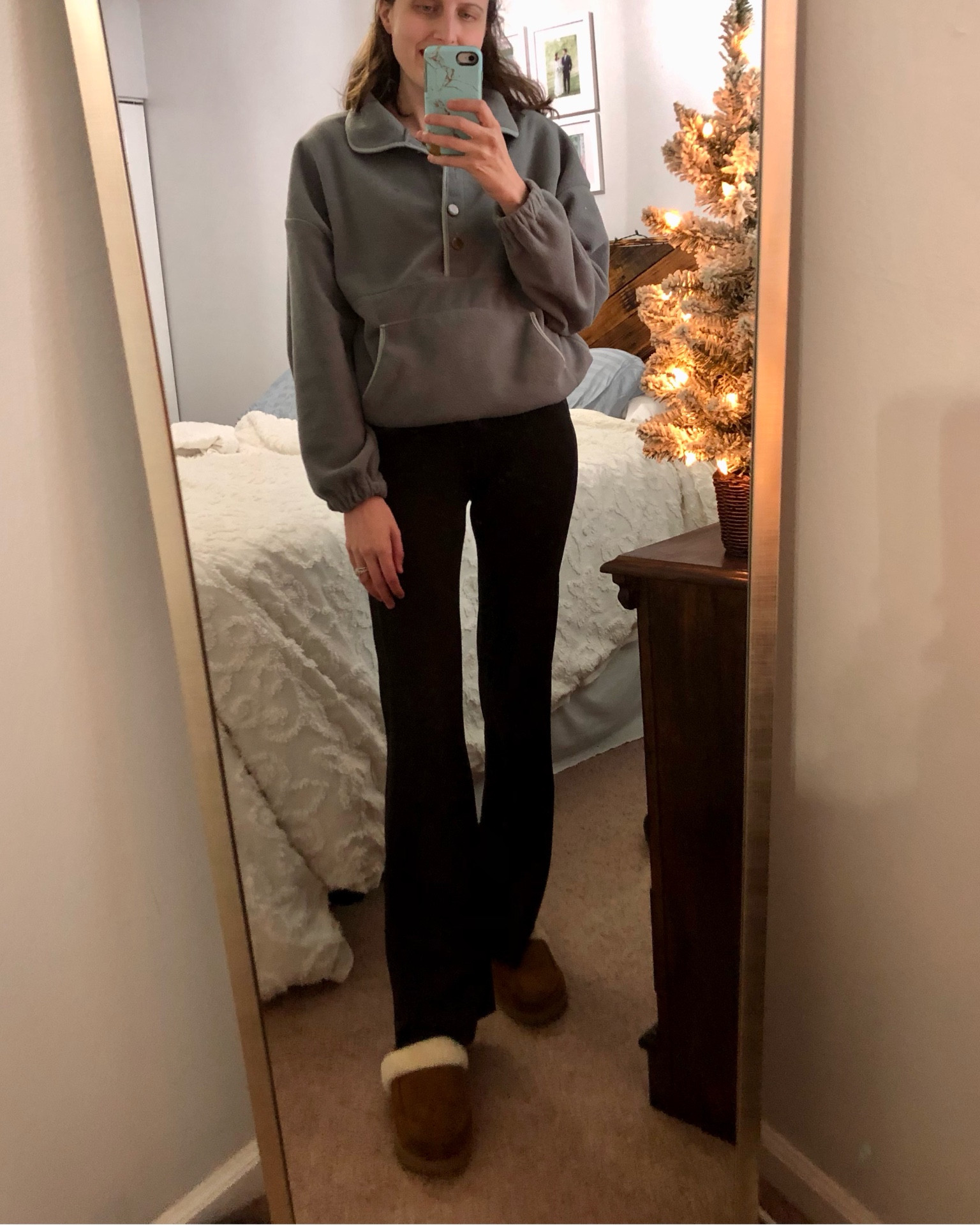 Cozy winter outfit ☃️

Gifts for her, casual Christmas outfit, cozy outfit, work from home outfit, travel outfit 

#LTKHoliday #LTKSeasonal #LTKGiftGuide