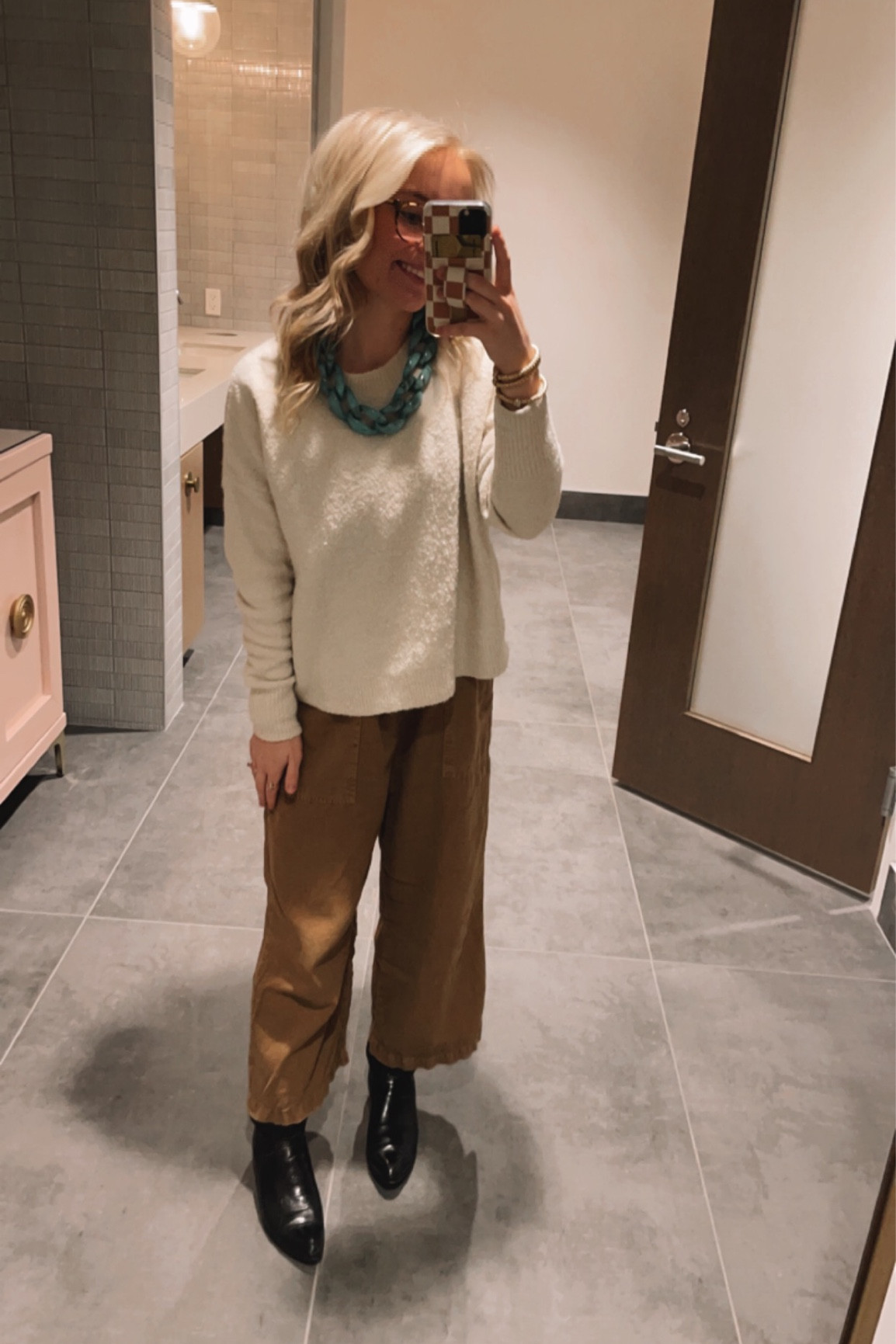 happy Wednesday 🤍 boots are lucchese so linking similar!

#LTKworkwear #LTKfit #LTKstyletip