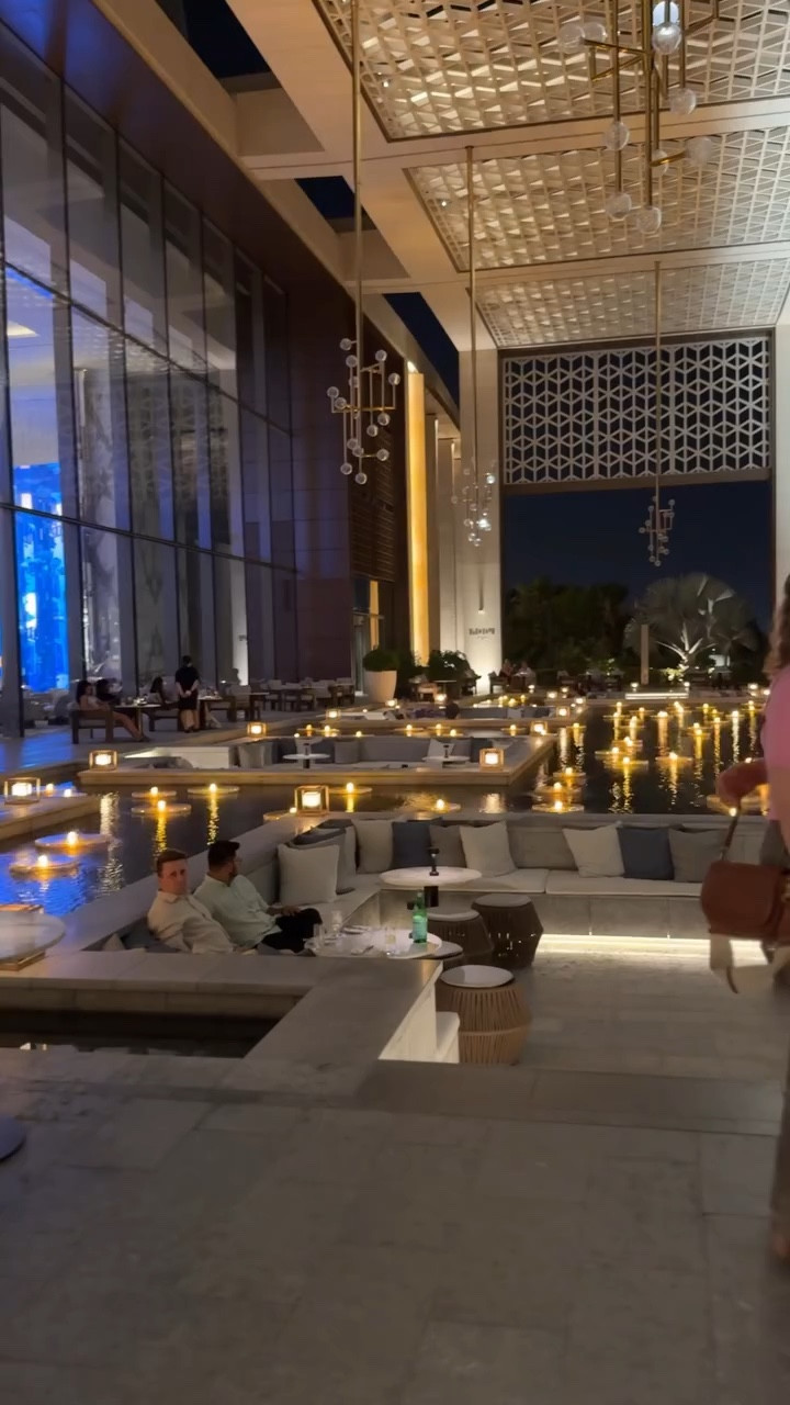 Comment “scent” and I will send you a link Scent is the one thing that changes how your home feels the second you walk in. I didn’t realize how much it mattered until I found something that fills the whole space and keeps it consistent all day. It’s that clean, calm, put-together feeling you notice instantly.

#HotelCollection #Collection #homefragrance #cozyhome #luxuryliving @hotelcollection