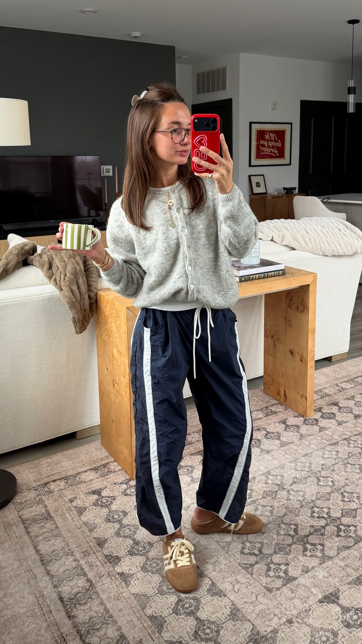 Another way to wear these track pants! I’m in XS my sweater is American vintage but I think these would be so cute with the yellow Abercrombie cardi too💛