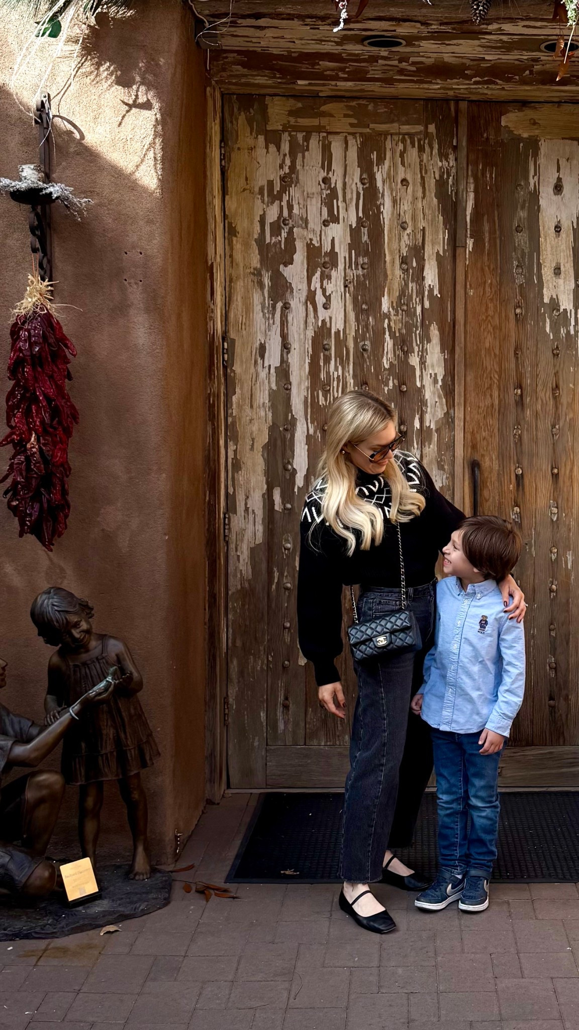 Santa Fe outfit 
Black sweater
Sweater 
Black jacket
Barrel jeans 


#LTKdayinmylife #LTKTravel #LTKootd