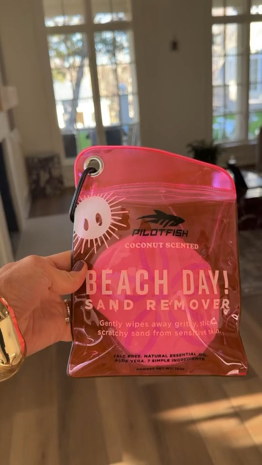 If you're not a fan of all the sand everywhere after the beach, this gets it all off in a few swipes! Reusable & Smells like 🥥🌴!

#LTKmomlife #LTKTravel #LTKBeauty