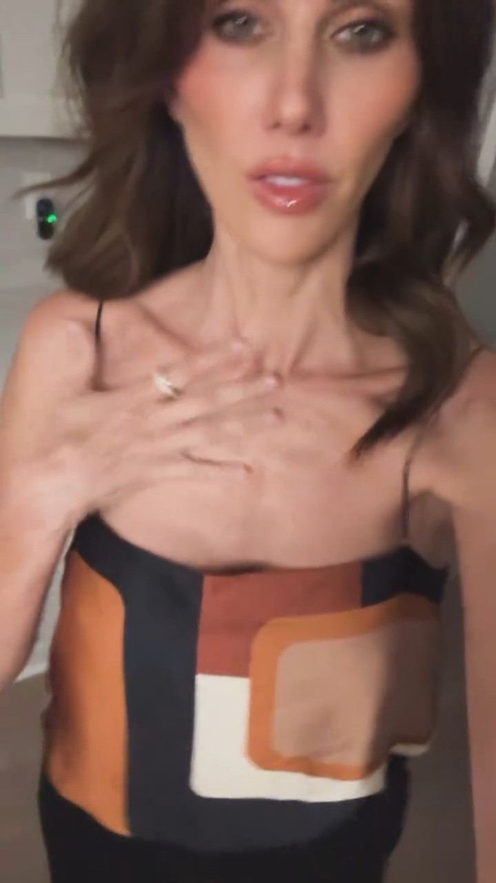 body glow lotion 

#LTKBeauty #LTKOver40