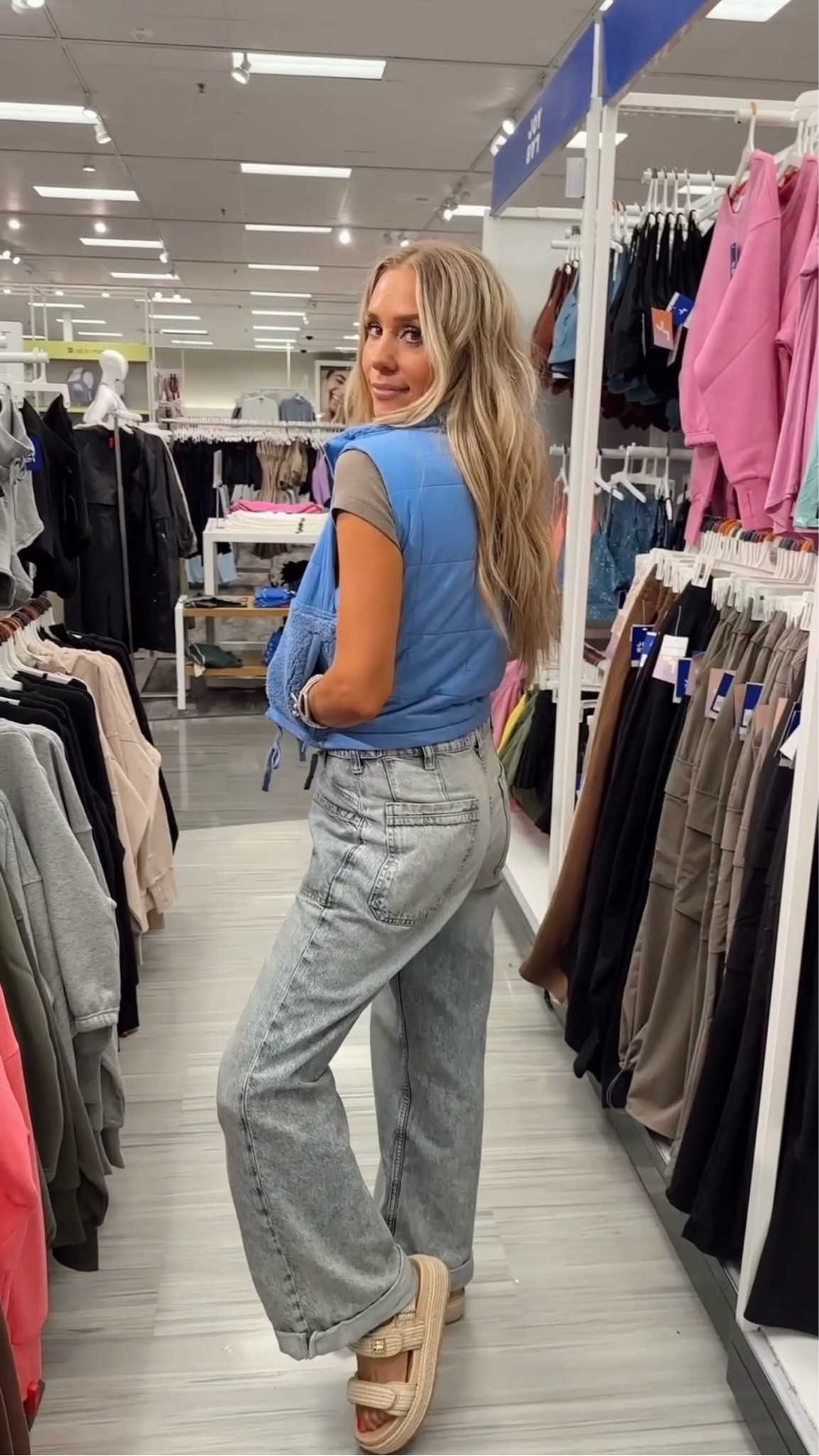 The perfect vest to layer all fall and winter 🙌

#LTKFindsUnder50 #LTKStyleTip