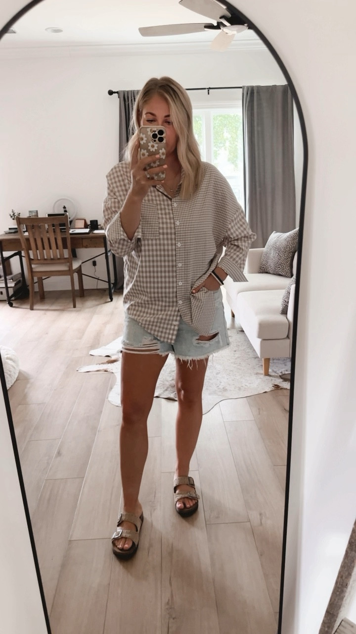 Pink blush maternity denim shorts / L
Amazon button down / L 
Target sandals / tts 

Pregnant girl summer / maternity shorts /  bump friendly 