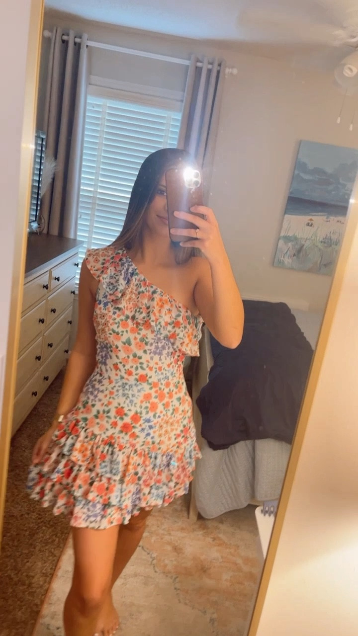 Wearing a size 2

#LTKwedding #LTKU #LTKSeasonal