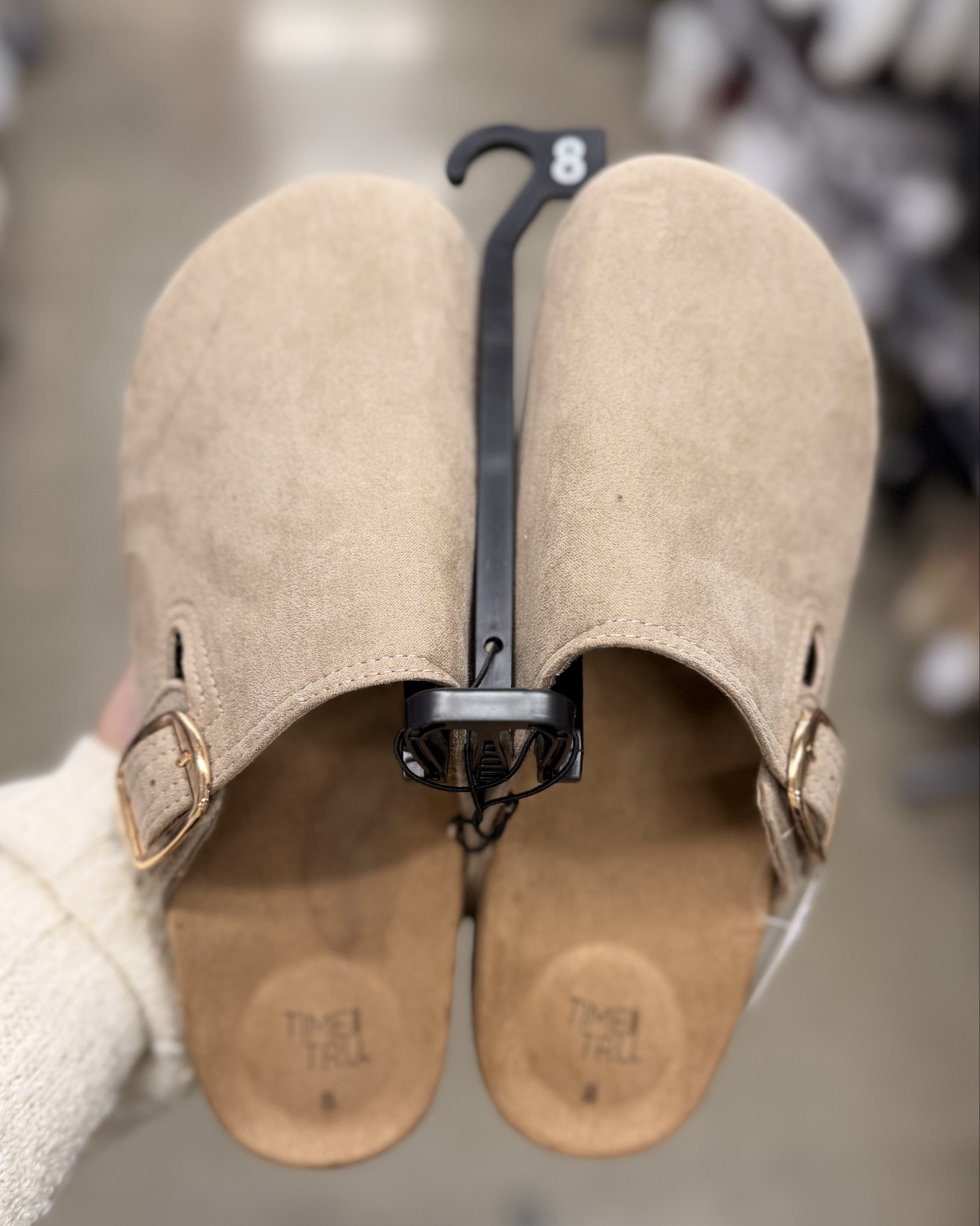 Stylish clogs, comfy, and under $25! The added side buckle makes me want them more. 

#LTKootd