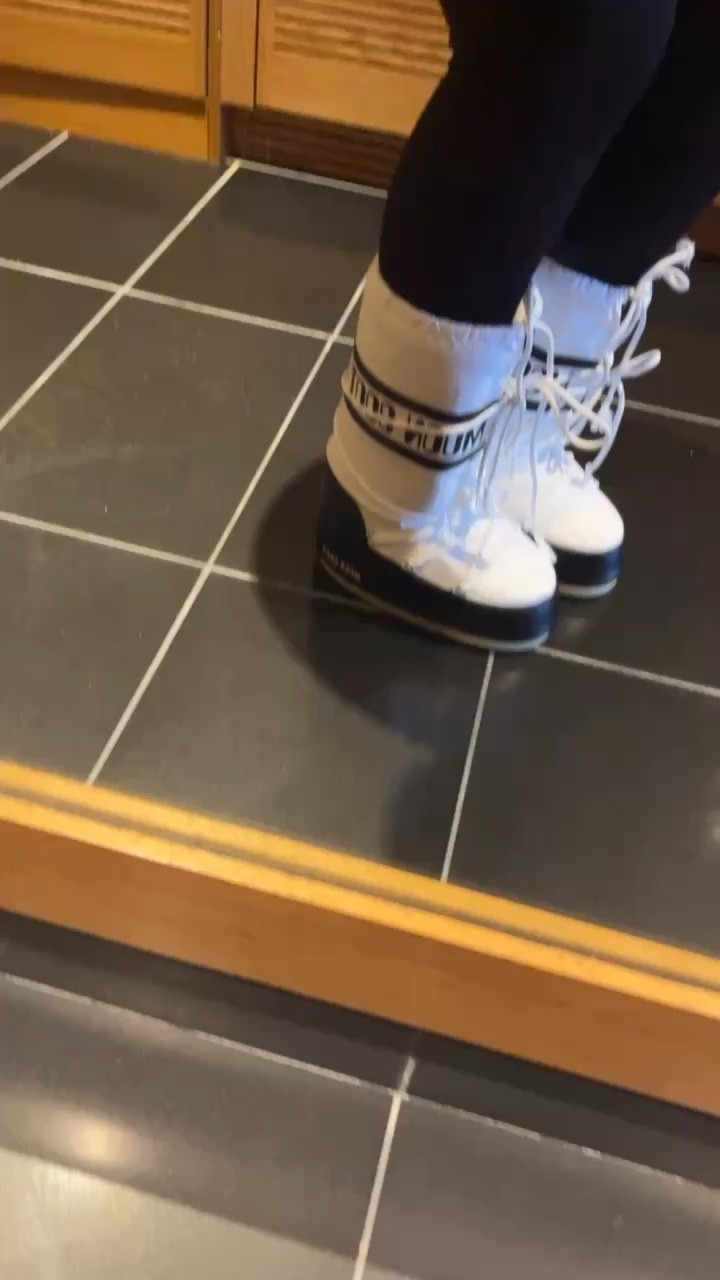 Moon Boots, Ski Boots

#LTKShoeCrush #LTKStyleTip #LTKSeasonal