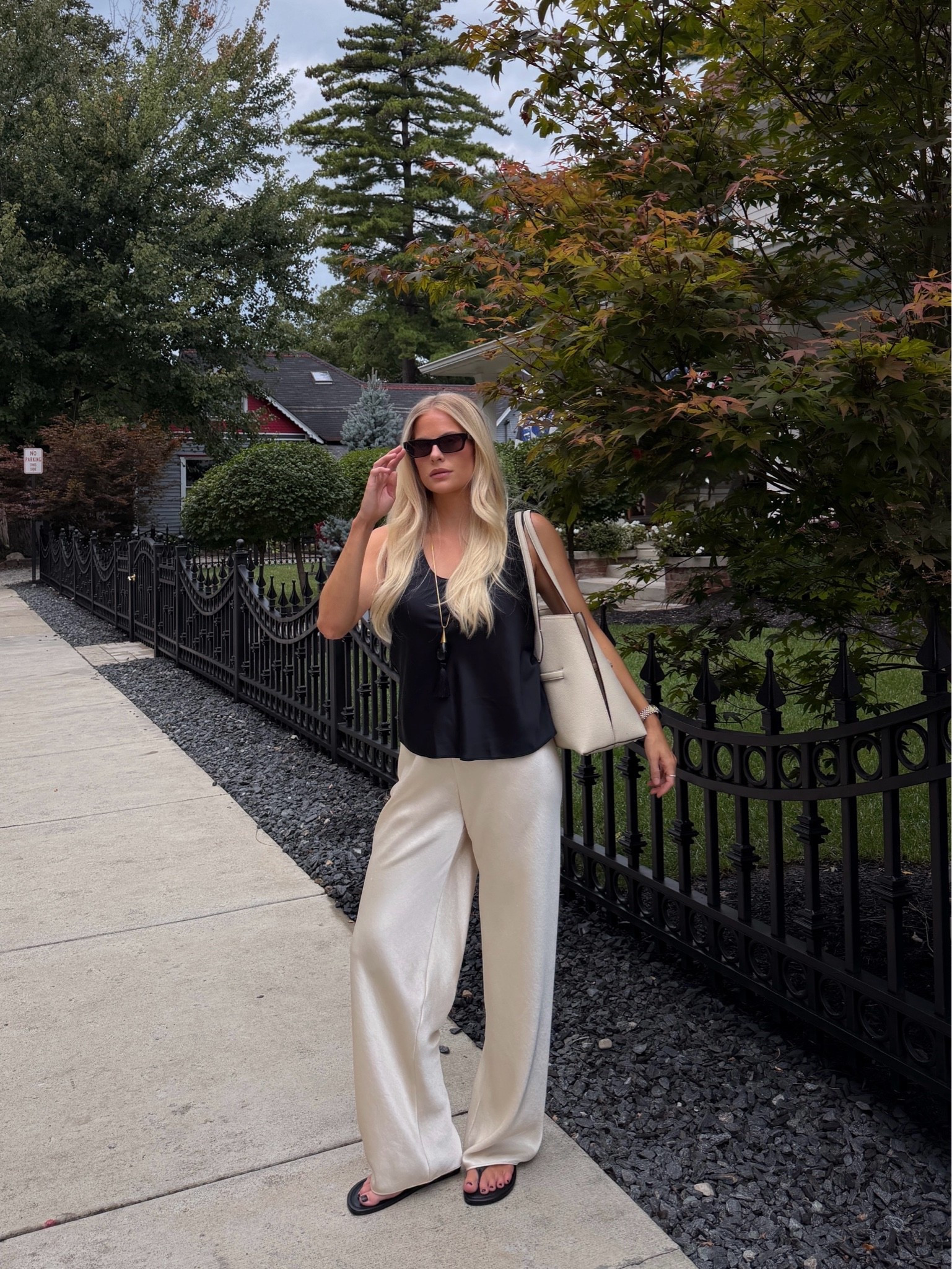 SIZE: small in pant, linking similar top & shoes! #kathleenpost

Date night outfit, postpartum outfit, summer chic look, fall transition

#LTKootd