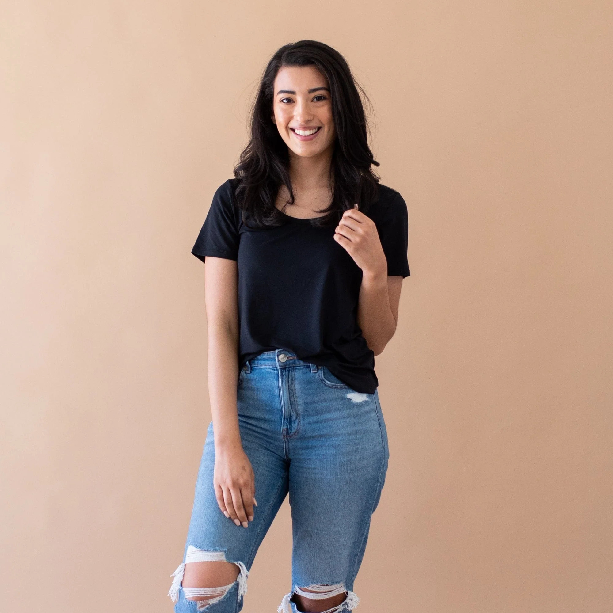 Women's Scoop Neck Tee in Midnight | Kyte BABY