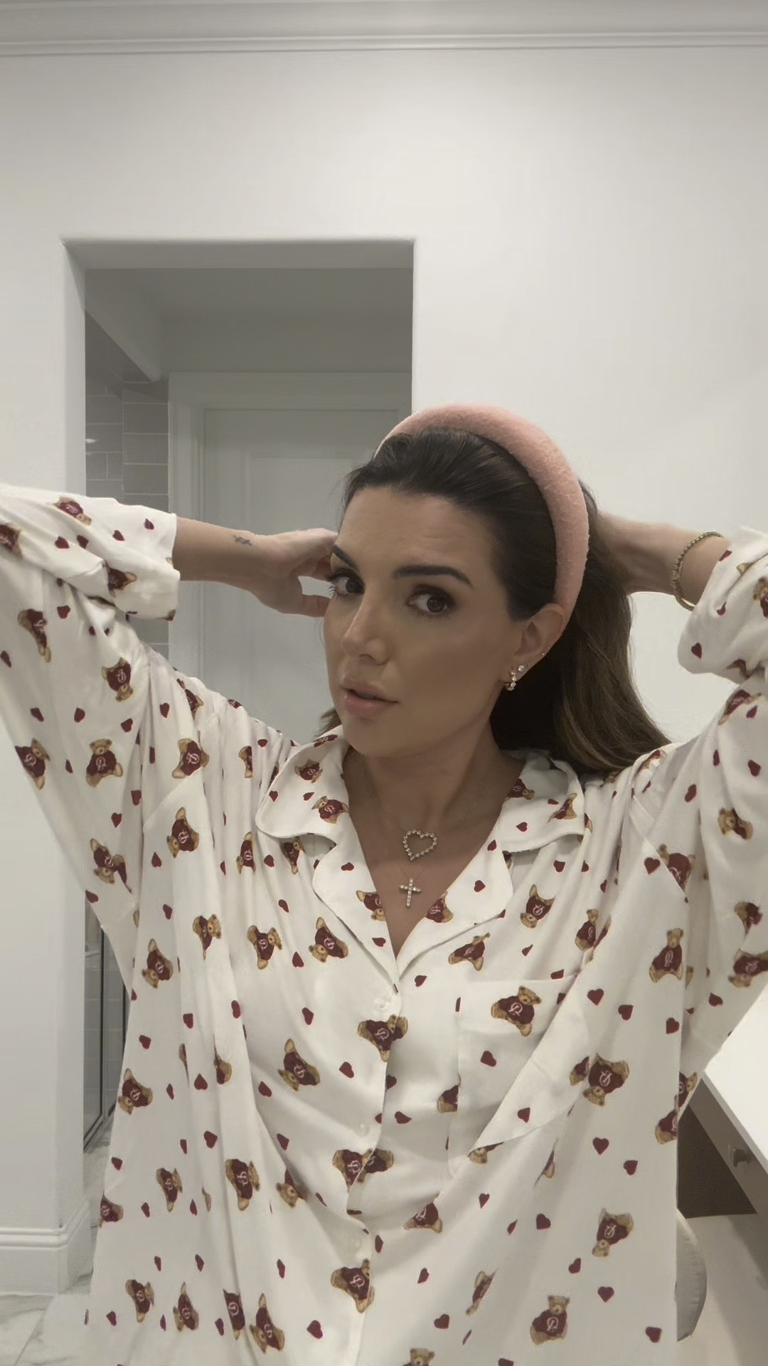 the nighttime she’d. this is my lineup for keeping the skin 💯  CR code is MORGAN20

Beauty
Skincare
Nighttime routine
Colleen Rothschild
Omnilux
Red light therapy

#LTKGiftGuide #LTKBeauty #LTKFindsUnder50