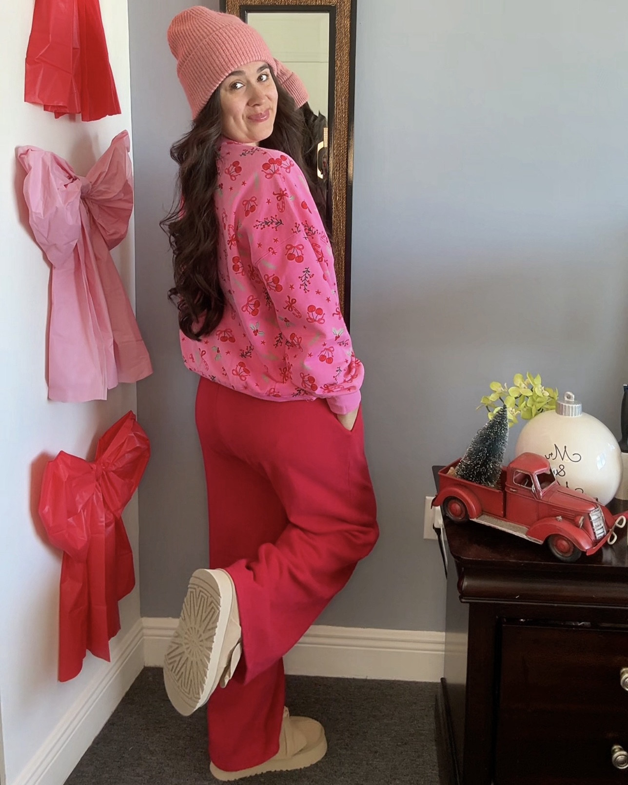 Sweater from @target. Size L for an oversize look. Pants are from @hollister size XS. Outfit is perfect with Uggs! 

#LTKHoliday #LTKootd #LTKgrwm