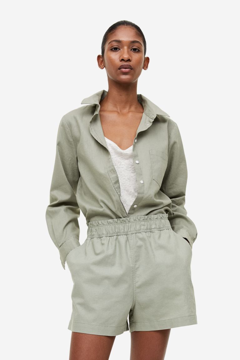 Linen Shorts - Light khaki green - Ladies | H&M US | H&M (US + CA)