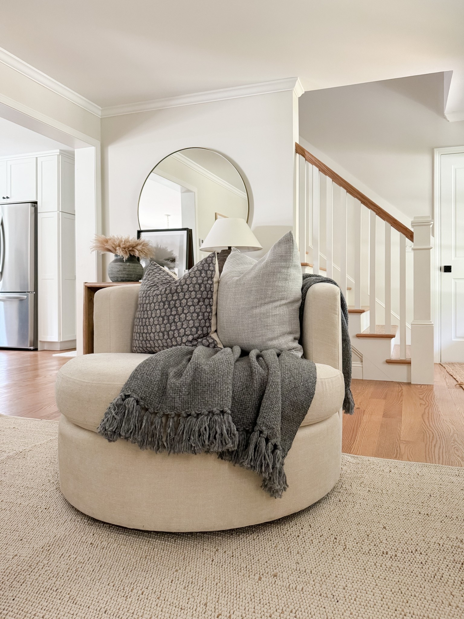 Swivel chair

coastal home  home decor  coastal home finds  gallery wall  living room  living room Inspo  sherricalnanhome 

#LTKHome #LTKSaleAlert #LTKStyleTip