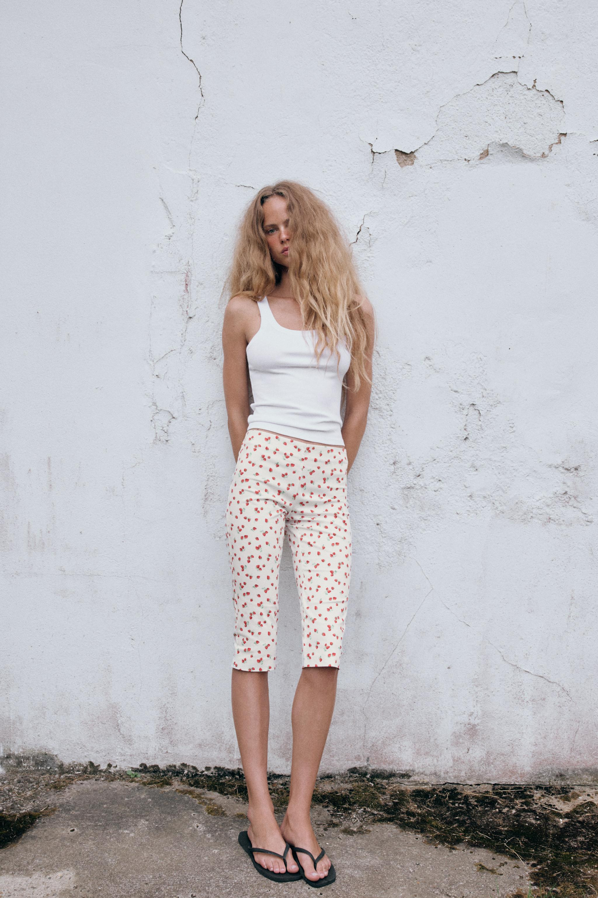 STRAWBERRY PRINT CAPRI PANTS | Zara US