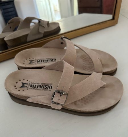 Super comfy sandals! Similar to Birkenstocks but more cushion! 

#LTKshoecrush