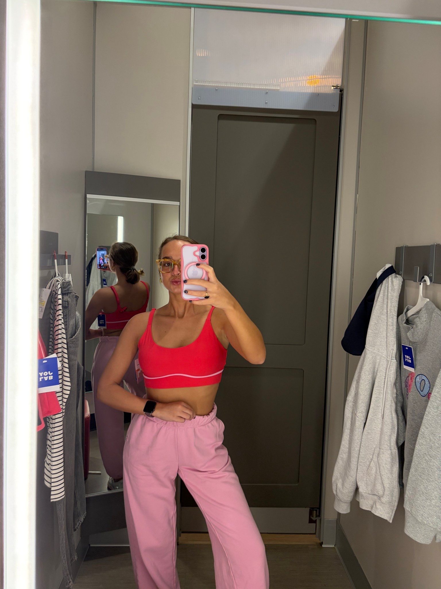loving this red/pink sports bra and pink sweatpants!!🩷🩷

#LTKActive #LTKFindsUnder50 #LTKGiftGuide