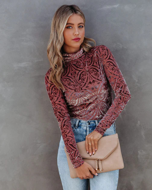 Tessy Velvet Burnout Turtleneck Top - Mauve | VICI