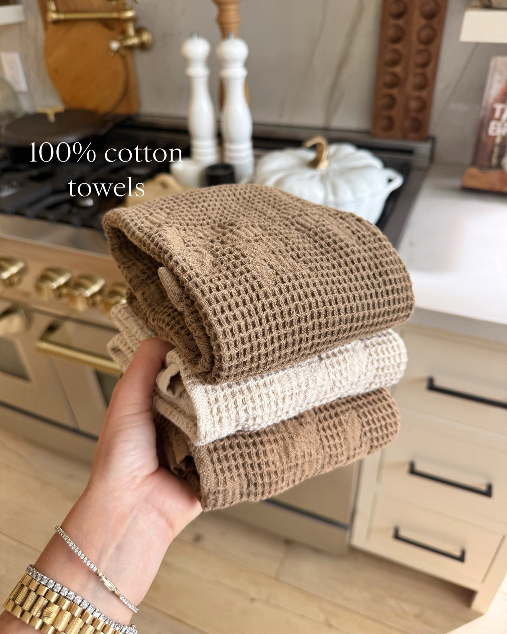 100% cotton kitchen towels for fall🍂

Non-toxic home

#LTKHome #LTKSeasonal