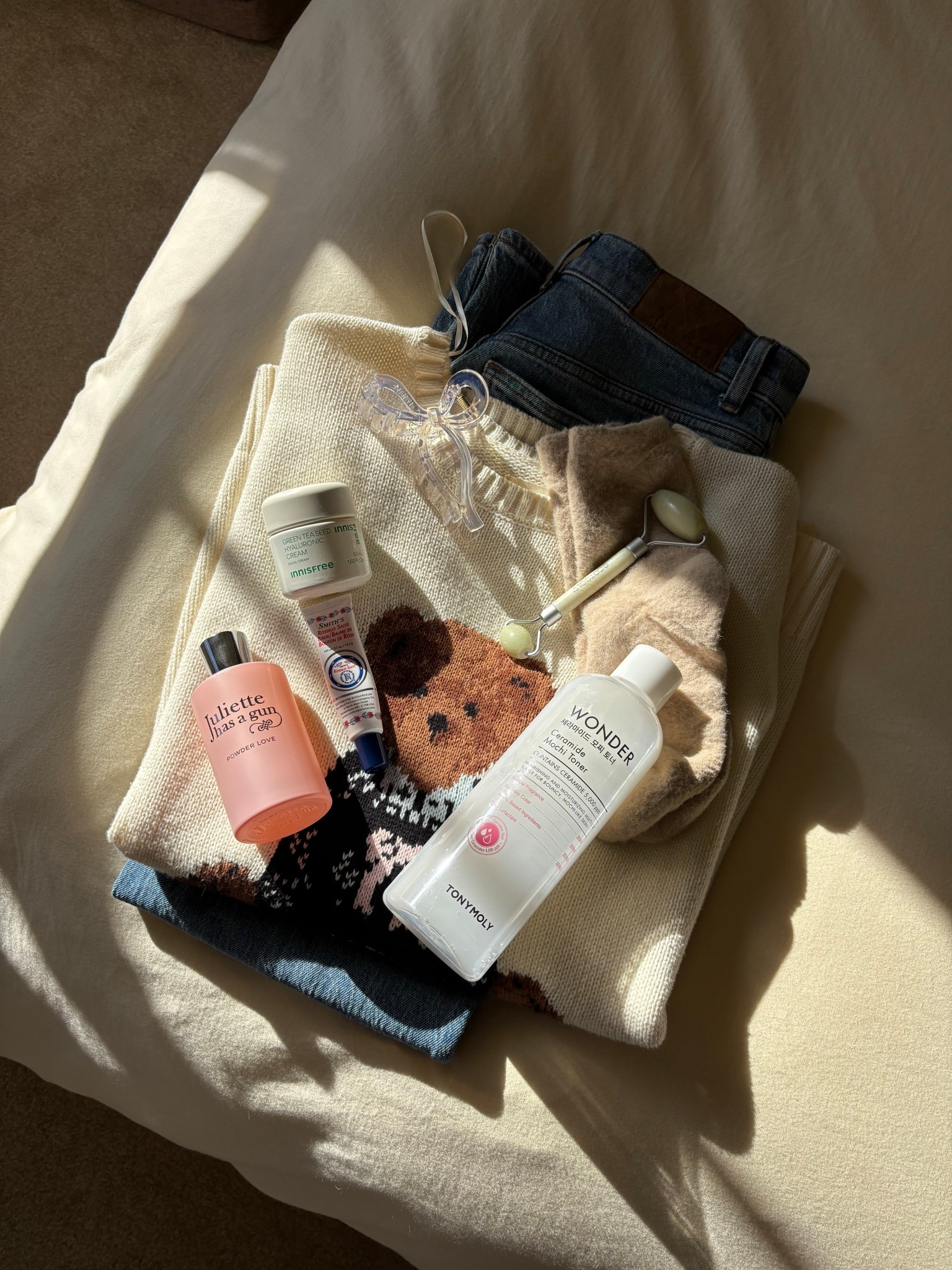 My morning spread ☀️🤍

#LTKmorningroutine #LTKootd #LTKgrwm