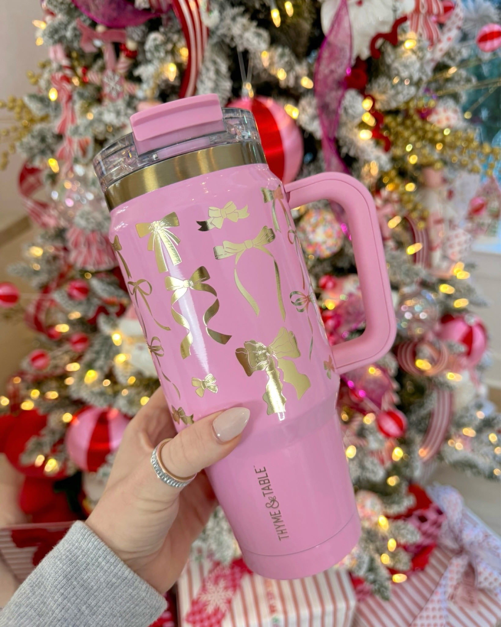 Walmart $17 🎀 32 tumbler ❄️ comes in a few other color options for the bow variation, also is available in animal print. Linking more festive drinkware picks from Walmart 🎅🏼🎄✨🌟 makes a GREAT gift!

Walmart home, Walmart holiday, Madison Payne 

#LTKSeasonal #LTKGiftGuide #LTKHoliday