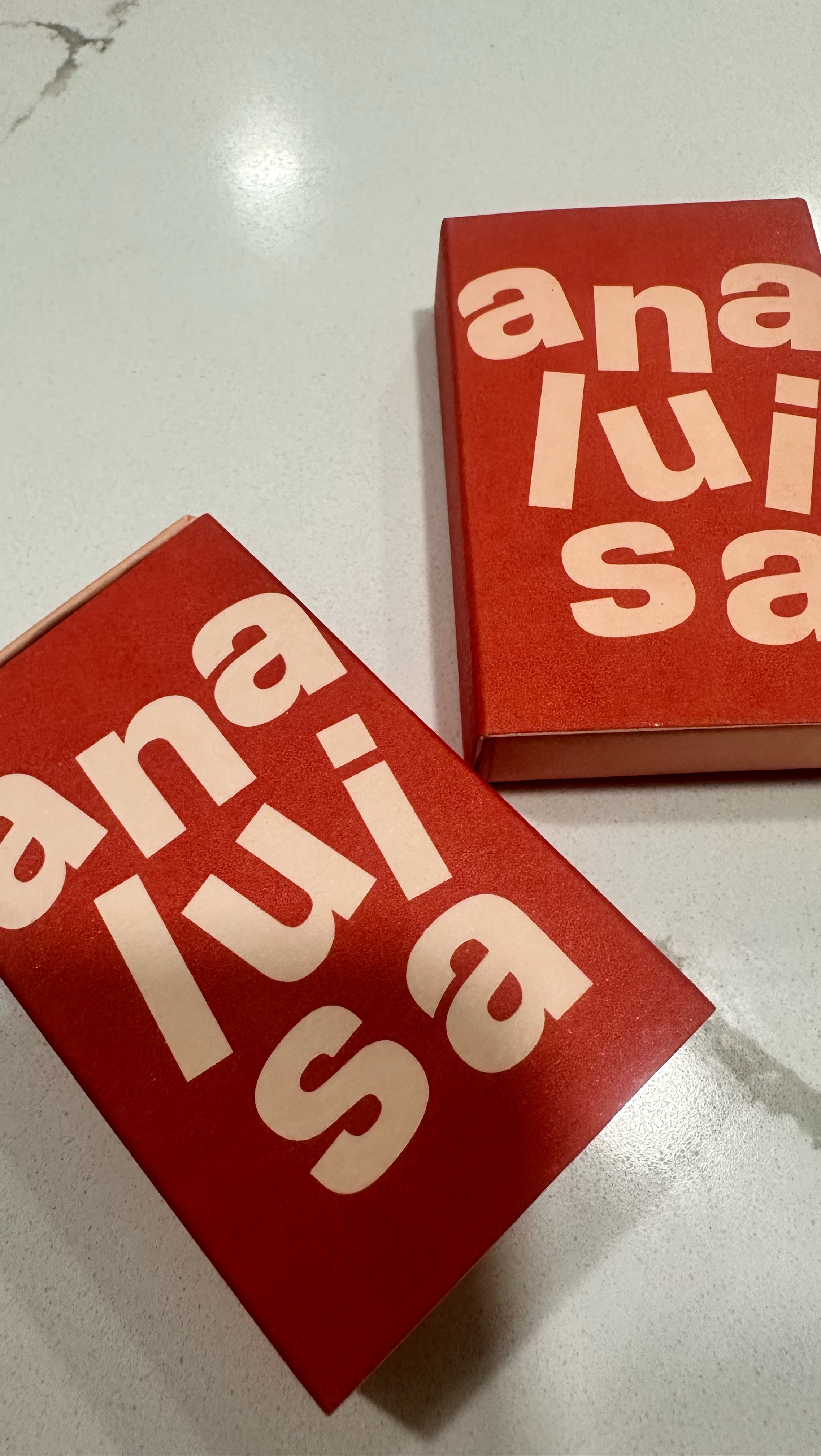 My favorite jewelry go-to for everyday wear for myself and my clients is Ana Luisa! These pieces are long lasting, tarnish free, and waterproof! Not to mention they’re extremely cute and versatile.
@analuisany
#AnaLuisa #AnaLuisaAmbassador #Bestdeal