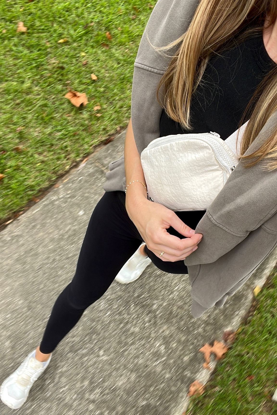 Fall walk outfit 🍎🍂🍁. Love these lululemon leggings and pullover. 

#LTKfindsunder100 #LTKfitness #LTKstyletip