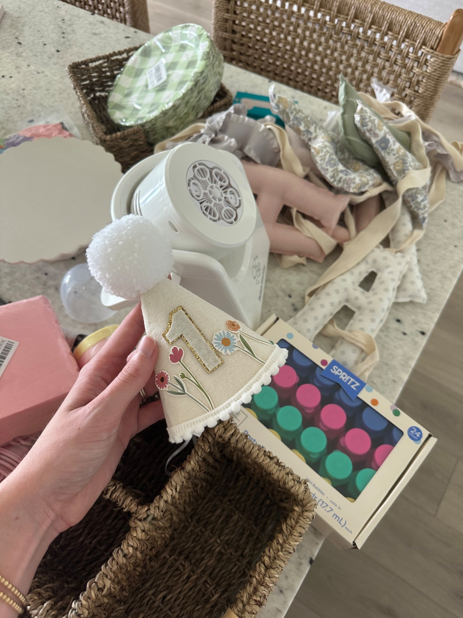Some fun things I’ve picked up for Poppy’s first birthday 🎂💞

#firstbirthday #1stbirthday #partydecor

#LTKParties #LTKBaby #LTKKids