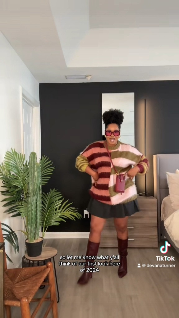 I’m still so obsessed with this shade of red! Here’s the perfect cherry/cranberry shade purse! 