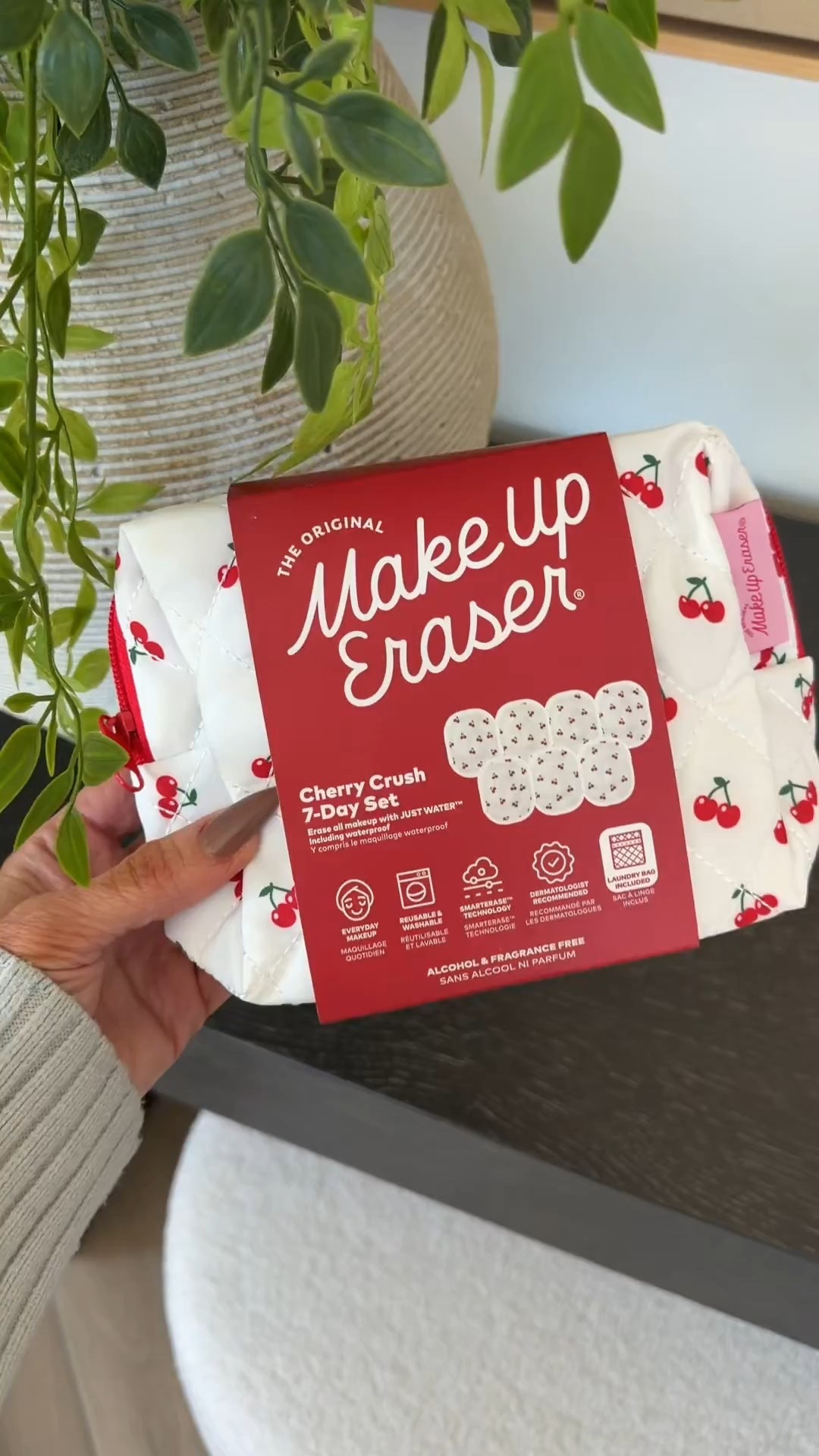 Galentine’s / Valentine’s  Day gift idea 
Part of my favorite things I use these makeup removing cloths every night and I think this cherry print is literally the cutest ever!! I’ve been buying them for friends for gifts lately.
Washable, reusable…just get them wet and it removes your makeup. Great for travel as well…and a little mood booster

Tween, friends, teacher, kids gift idea
 


#LTKmomlife #LTKValentine #LTKKids