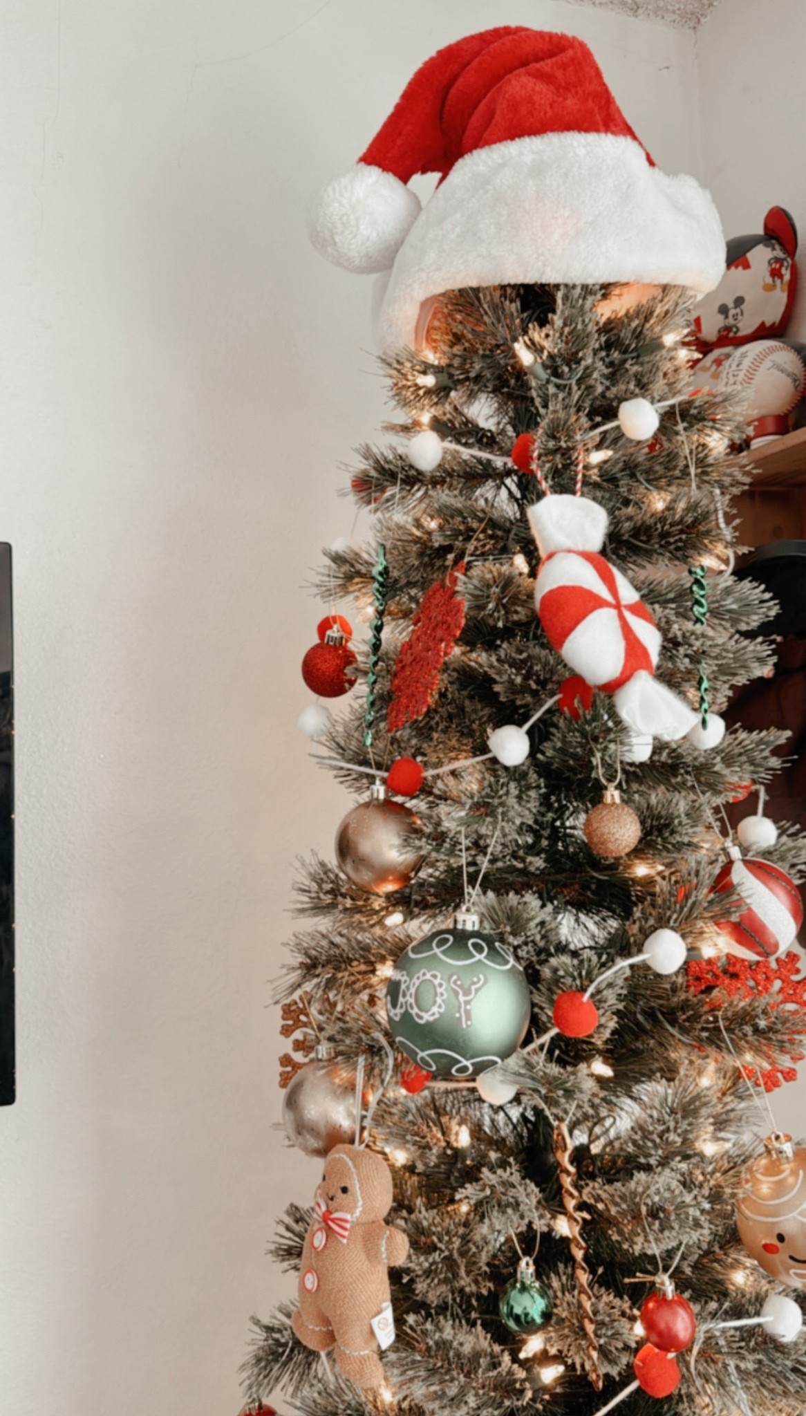 Looking for the perfect slim Christmas tree for small spaces? 🎄✨ This one fits like a dream — tall, cozy, and full of charm without taking over the whole room. The ideal option for apartments, corners, and tight spots that still deserve a little holiday magic. 🌟

Linking it all on my LTK so you can recreate this festive look! 🎁🤍

#LTKHoliday #LTKSeasonal #LTKHome