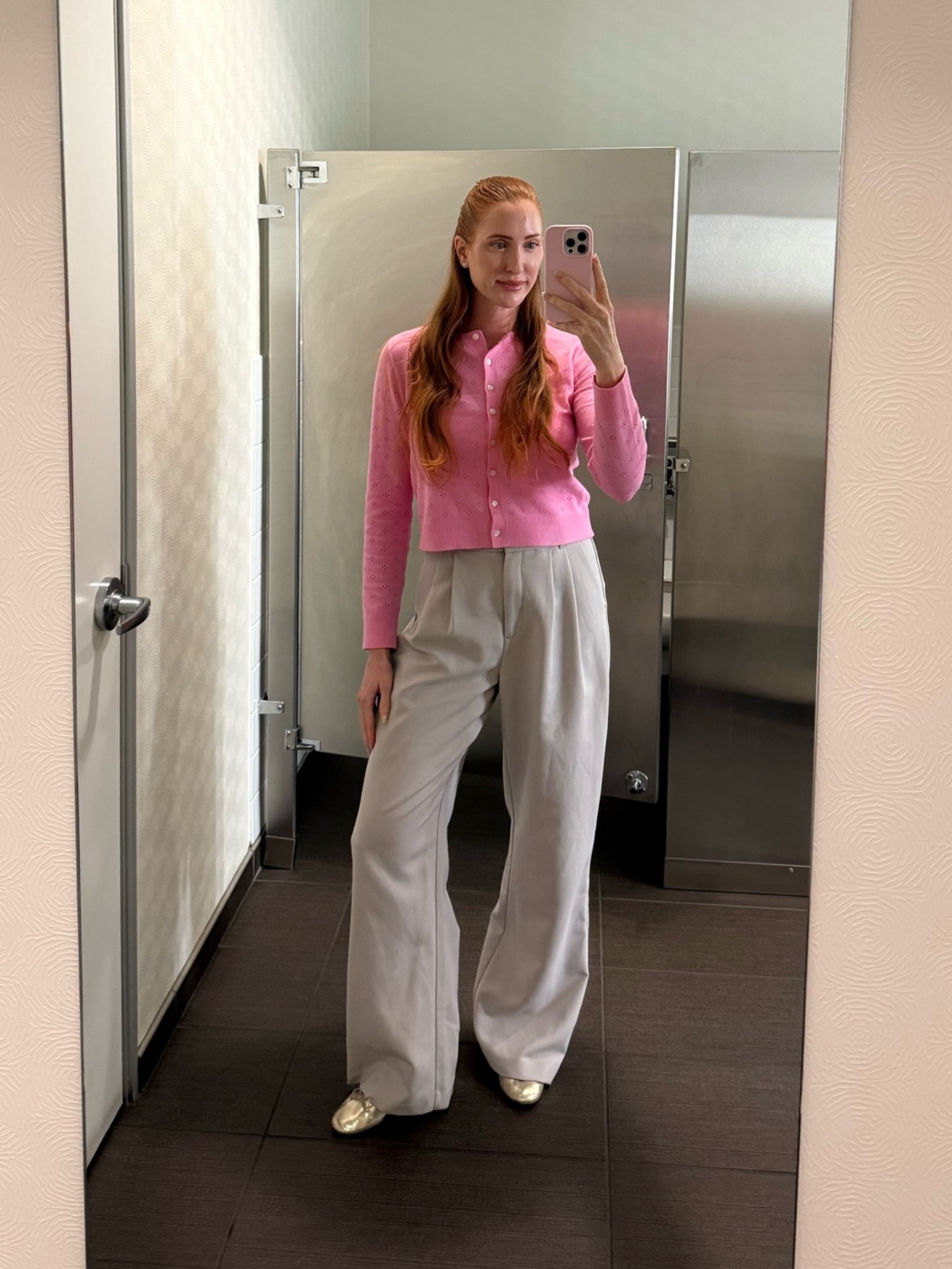 Wearing pink because it’s Wednesday and that’s the rule 💗
@abercrombie 

#officefit #workwear #trousers

#LTKdayinmylife #LTKootd #LTKWorkwear
