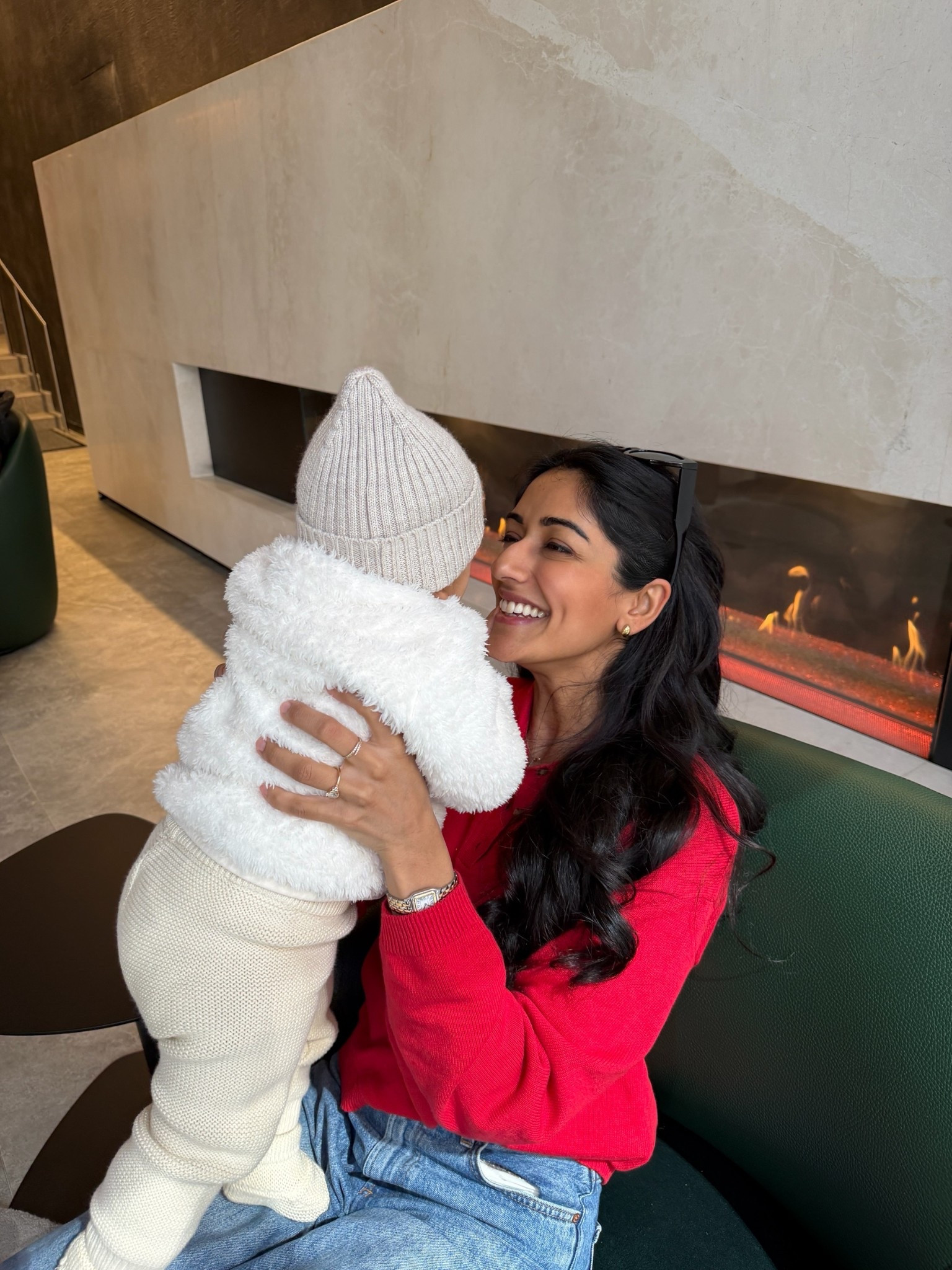 Signs of spring in the city! 💌 I’m wearing a size small in this polo and 25 regular in the jeans 