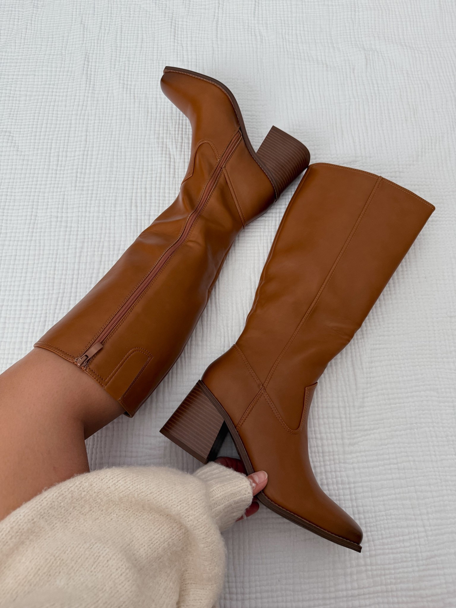 Cute brown boots from Amazon! Runs tts

Amazon boots 
Boots under $50

#LTKunboxing #LTKhaul #LTKSaleAlert