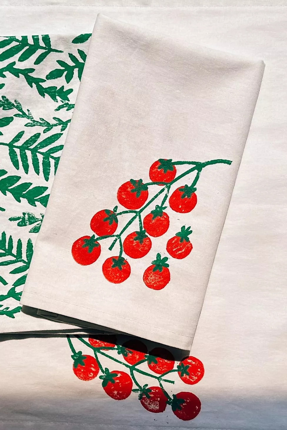 Julie Peach Block Printed Tomato Napkin Set | Urban Outfitters (US and RoW)