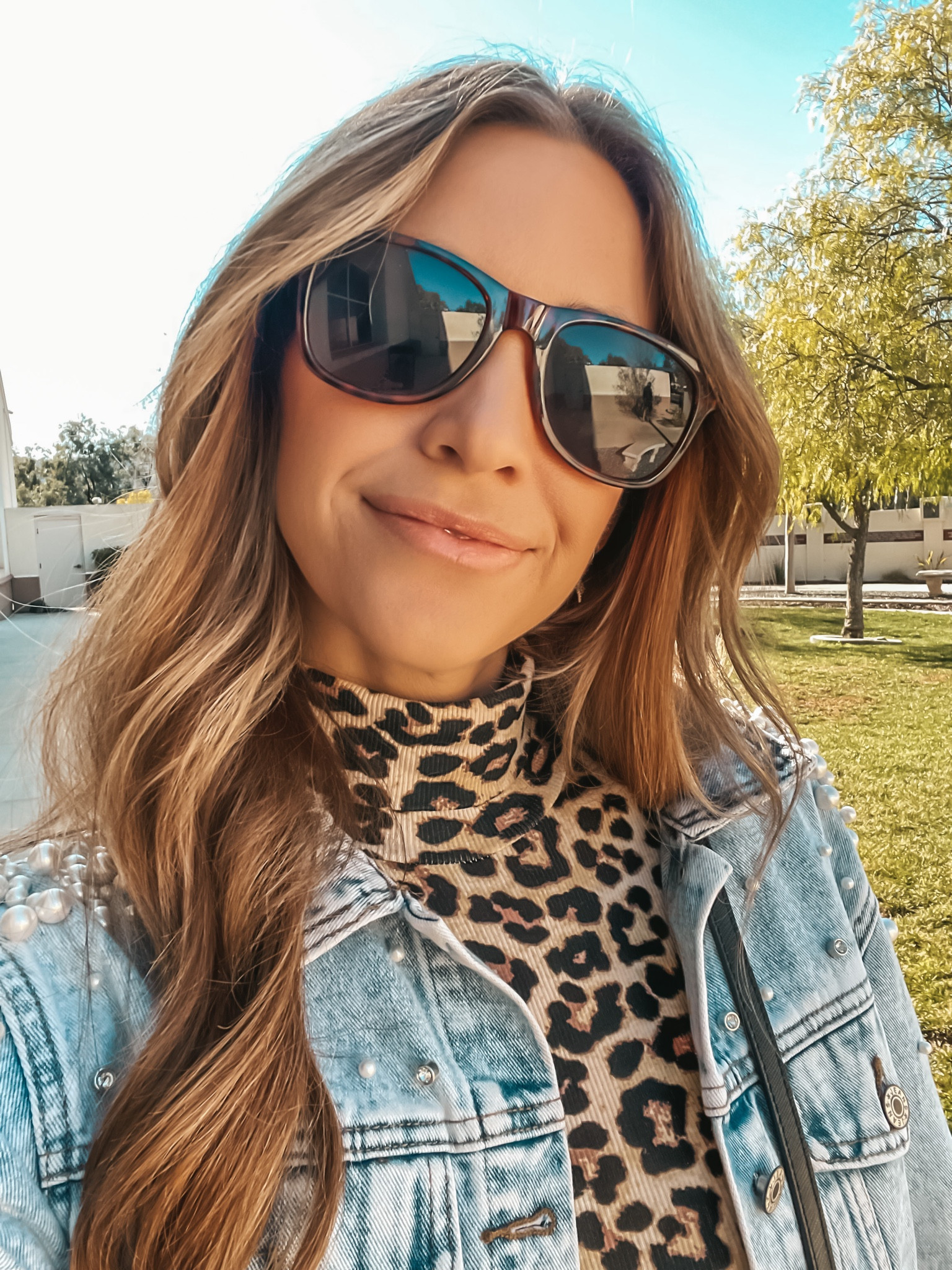 This pearled jacket is getting me countless compliments and questions… linked it here for you babes!

#jeanjacket #pearledjeanjacket #longbarrelcurlingiron #sunglasses #makeup #bestlipstick #leopardprintturtleneck #hairtools #leopardlongsleeve #amazonfind #amazonfashion #jenniferxerin #treasures #barelyblonde

#LTKFind #LTKSeasonal #LTKbeauty