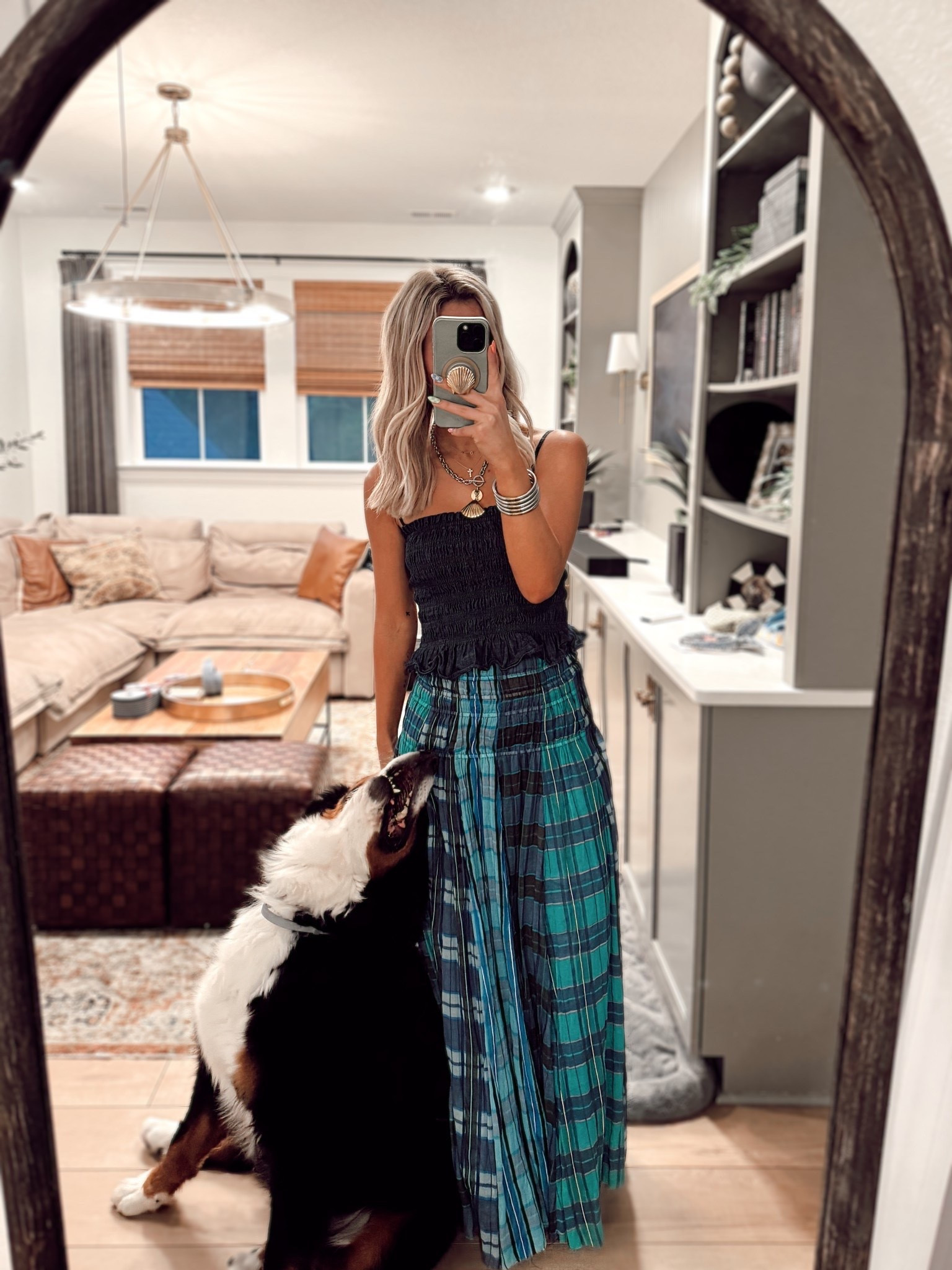 Skirt is the convertible dress skirt from free people - still available in other color and pattern options :)




Transitional outfits, ootd, maxi skirt, convertible, electric picks, jewelry, dresses, skirts, sidneymarieduke

#LTKootd #LTKSeasonal