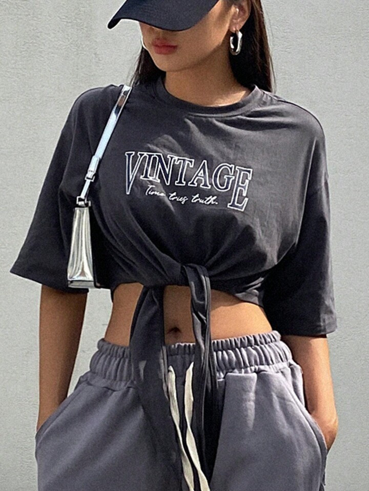 DAZY Letter Graphic Knot Hem Drop Shoulder Tee | SHEIN