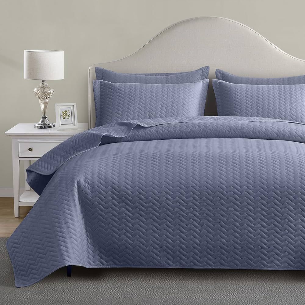 Maple&Stone Quilt Set King Size, Mineral Blue Lightweight Bedspread Ultrasonic Chevron Pattern Li... | Amazon (US)