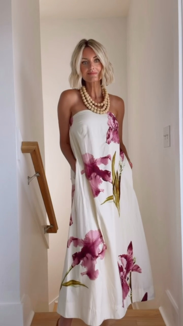 How pretty is this dress?! I just love the large floral print! This would be so pretty for a bride on a bachelorette trip! Wearing a S!

Loverly Grey, Antropologie, summer dress, resort wear, vacation looks, white dress 

#LTKSeasonal