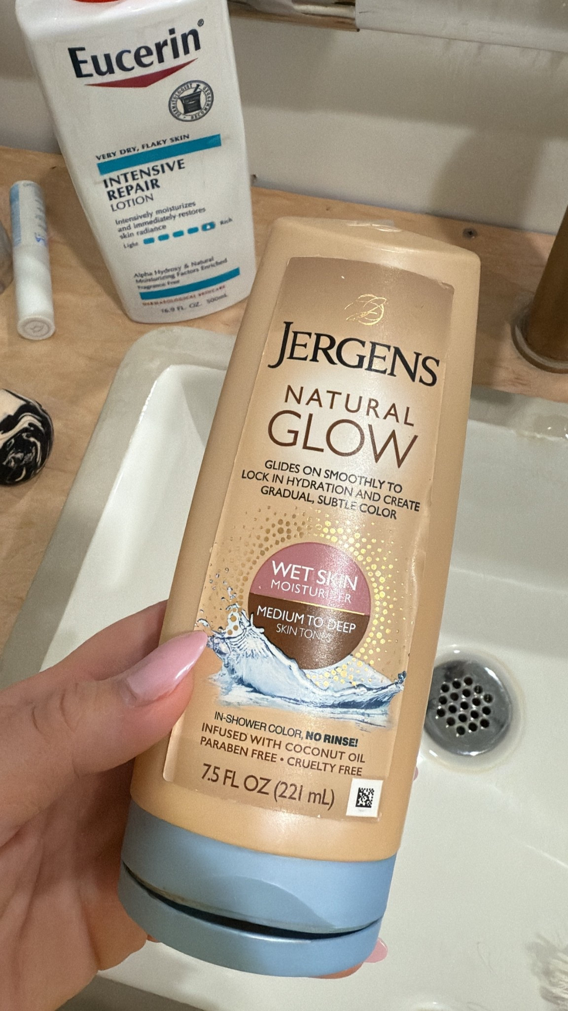 Hands down the most convenient mess free way to build a tan! I use this daily after I shower and there is no streaks, no mess and it doesn’t exchange onto clothing or towels! Dries super fast too. And it’s on sale today!

#LTKFindsUnder50 #LTKBeauty #LTKSaleAlert