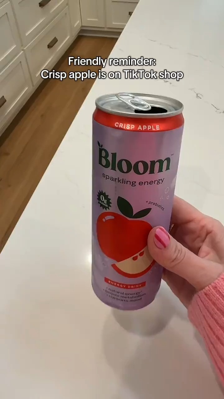Bloom Sparkling Energy Crisp Apple has zerosugar, clean caffeine, and honestly one of their best flavors. So crisp, so refreshing.


 #bloom#energydrinks #crispapple  

 #LTKfoodie #LTKActive