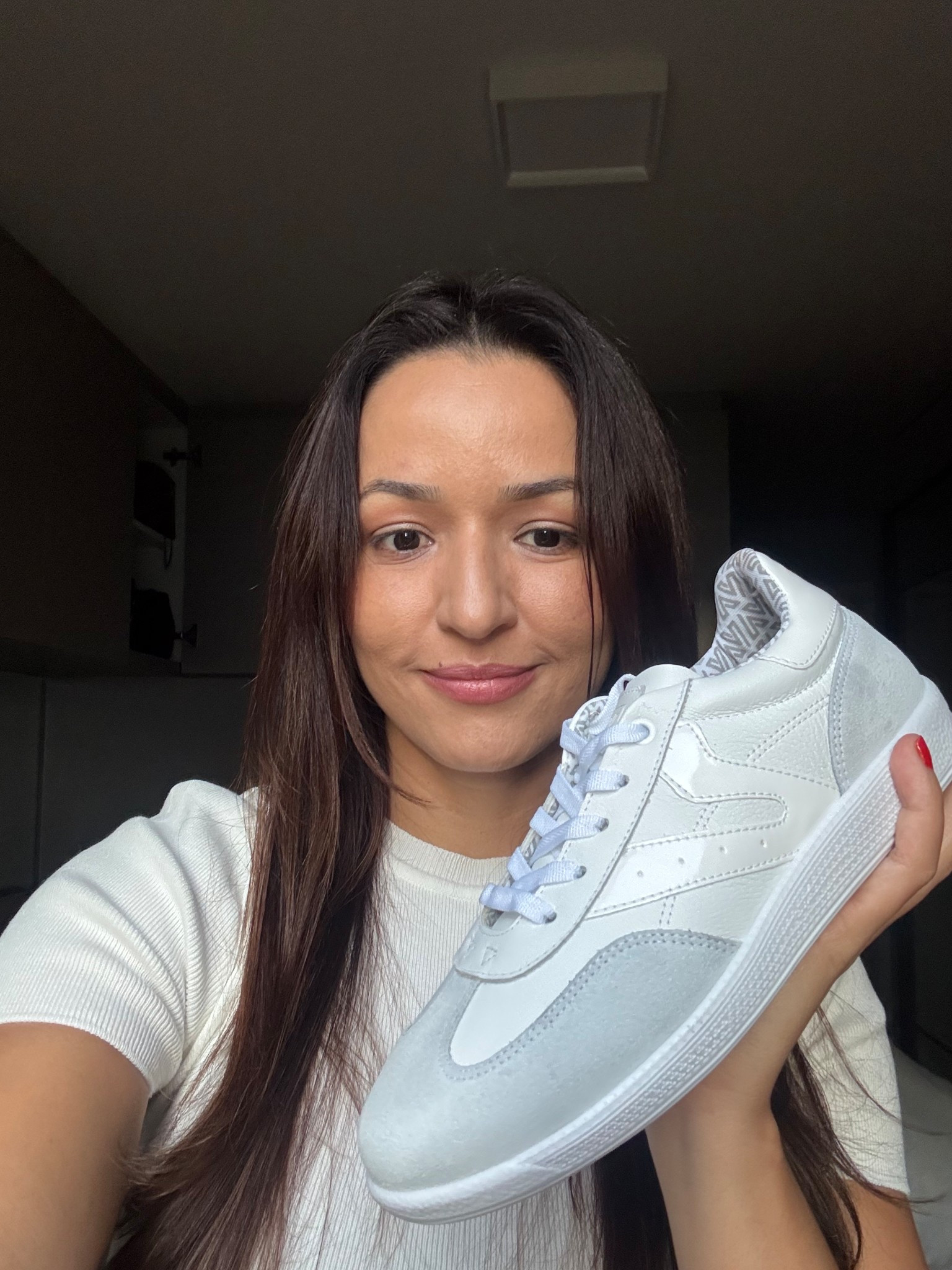 Tênis Estela da Vittal 
.
 Descubra o conforto e o estilo com Tênis Feminino Estela em couro legítimo. Ideal para o dia a dia, ele combina leveza e durabilidade, proporcionando uma experiência única em cada passo. Com o solado confortável oferece estabilidade e suavidade, perfeito para quem busca praticidade sem abrir mão da elegância. Com um design moderno e versátil, este tênis é a escolha certa para completar qualquer look com muito charme e autenticidade.
. 
Já comprei e impermeabilizei para evitar manchas! 

#LTKbrasil #LTKfestival #LTKdicadeestilo