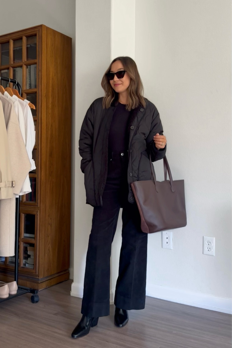 Casual fall outfit - on sale 

Fall basics / minimalist style / reversible puffer / leather tote / wide leg trousers 

#LTKsalealert #LTKSeasonal #LTKfindsunder100