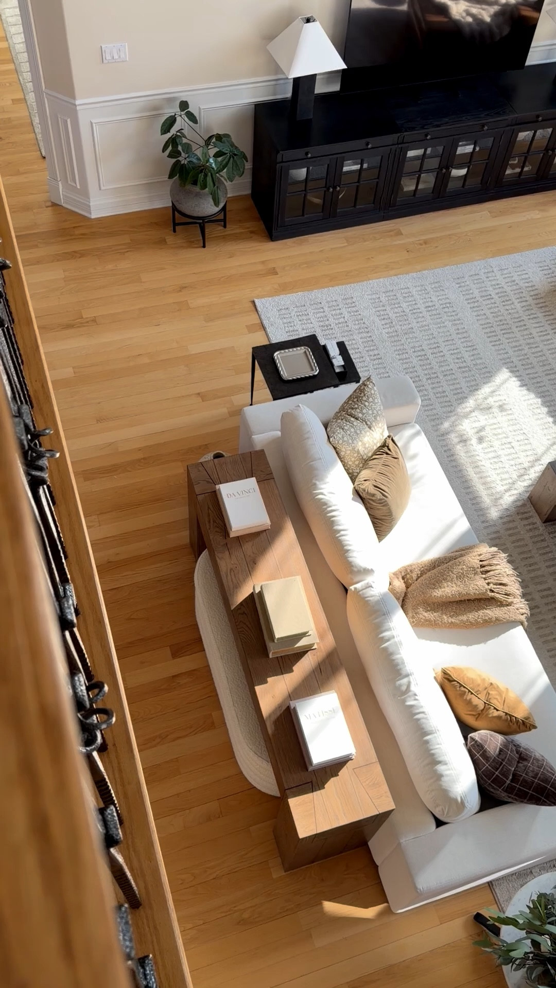 If you love calm, lived-in spaces 🤍
These are the pieces that make this room feel finished.

Everything is linked here on LTK.

#LTKHome