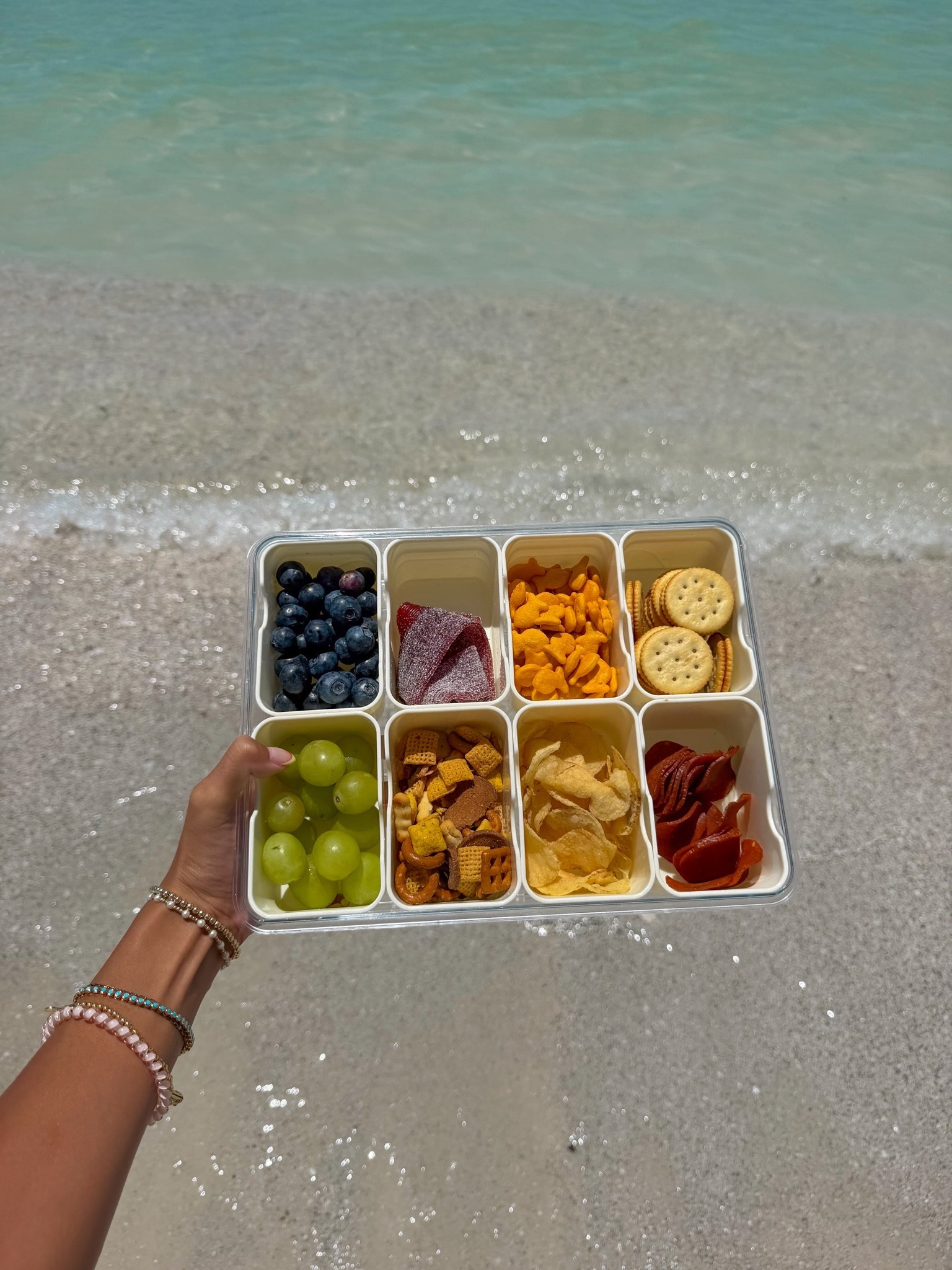 beach snacklebox🤭🌺🌴

#LTKSeasonal #LTKfoodie