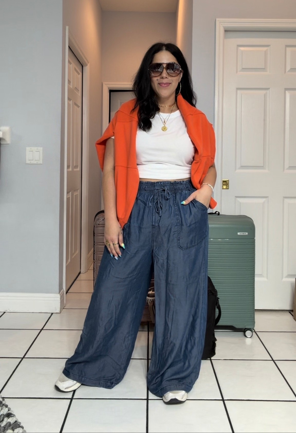 Ok! These “jeans” are practically Pajamas!!!!!!!  So incredible comfortable and soft! Honestly everything I am wearing is so soft. lol. Perfect outfit for the airport. 

Size 2 jeans, size 1 t shirt, size small sweater 